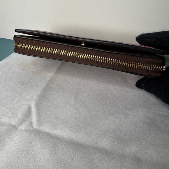 Gucci Pink and Brown Tiger Print Double Sided (Limited Edition) Wallet - Picture 4 of 10